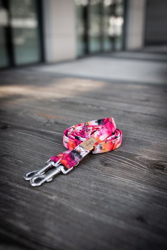 Barvy se mohou lišit v závislosti na nastavení monitoru