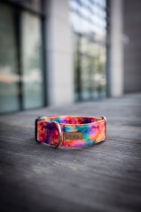 Barvy se mohou lišit v závislosti na nastavení monitoru