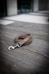 Barvy se mohou lišit v závislosti na nastavení monitoru