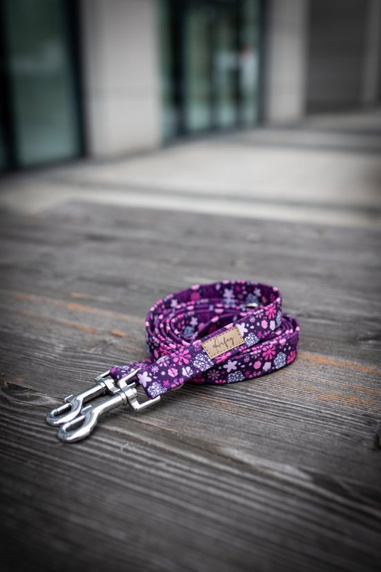 Barvy se mohou lišit v závislosti na nastavení monitoru