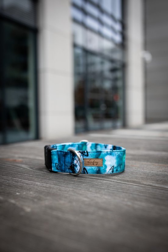 Barvy se mohou lišit v závislosti na nastavení monitoru