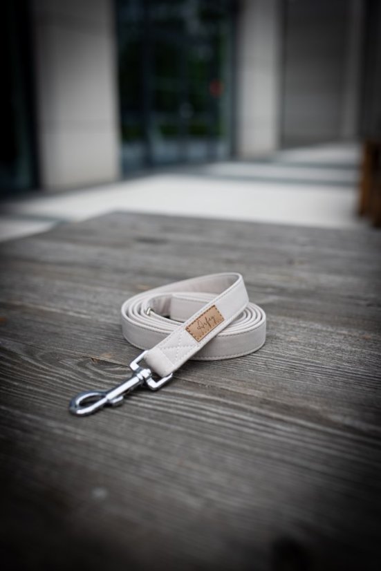 Barvy se mohou lišit v závislosti na nastavení monitoru