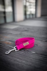 Barvy se mohou lišit v závislosti na nastavení monitoru