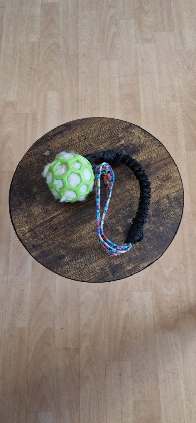 JW míček 8 cm s amortizérem, plněný ovčí kůží
