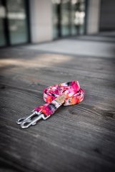 Barvy se mohou lišit v závislosti na nastavení monitoru