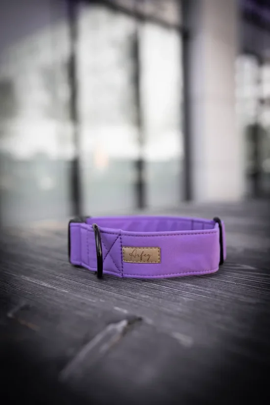 Barvy se mohou lišit v závislosti na nastavení monitoru