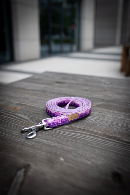 Barvy se mohou lišit v závislosti na nastavení monitoru