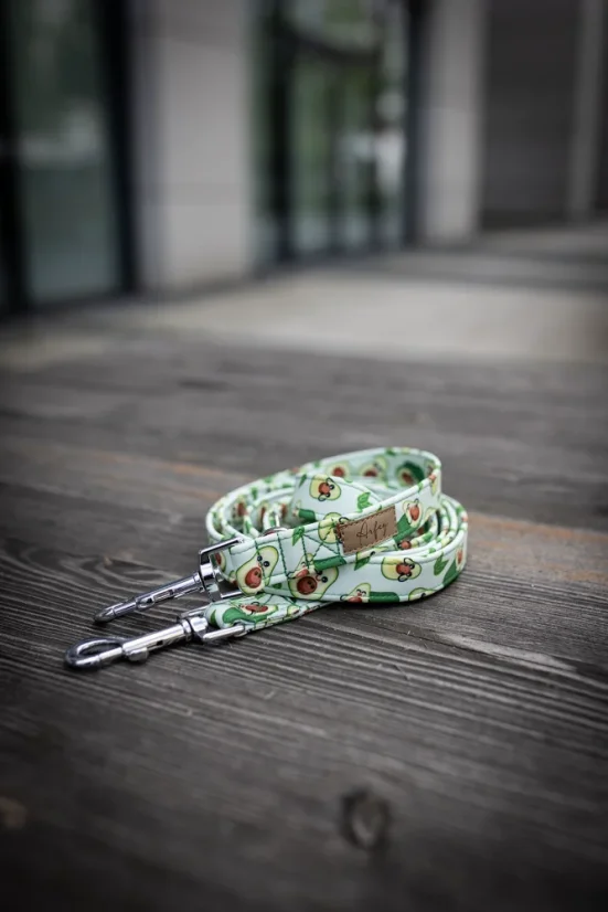 Barvy se mohou lišit v závislosti na nastavení monitoru