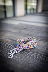 Barvy se mohou lišit v závislosti na nastavení monitoru