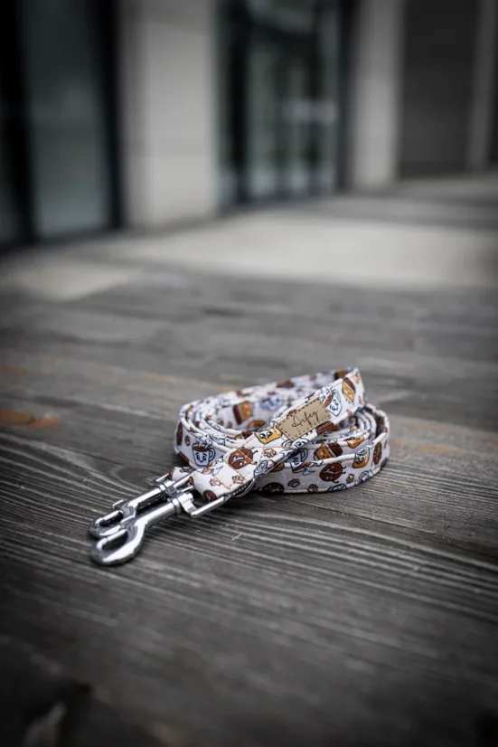 Barvy se mohou lišit v závislosti na nastavení monitoru