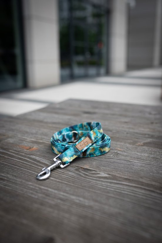 Barvy se mohou lišit v závislosti na nastavení monitoru