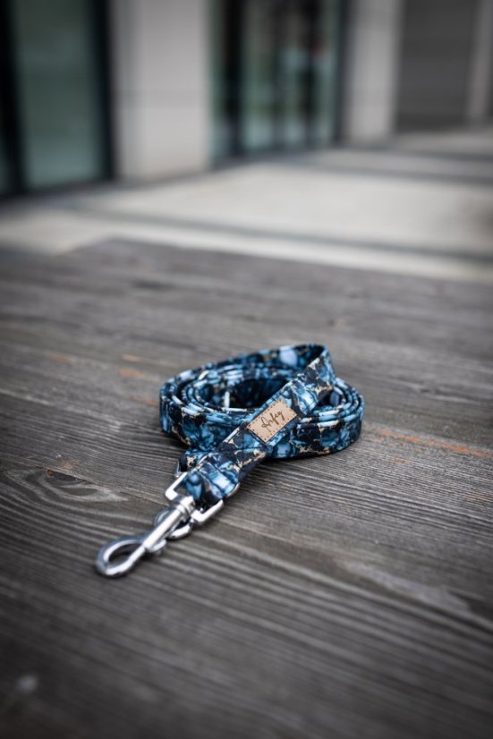 Barvy se mohou lišit v závislosti na nastavení monitoru